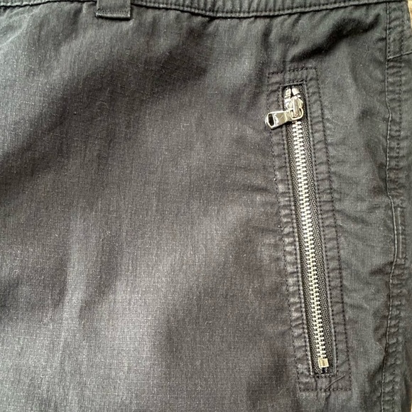 Ralph Lauren Active Women's Black Shorts size 16 - Picture 2 of 3